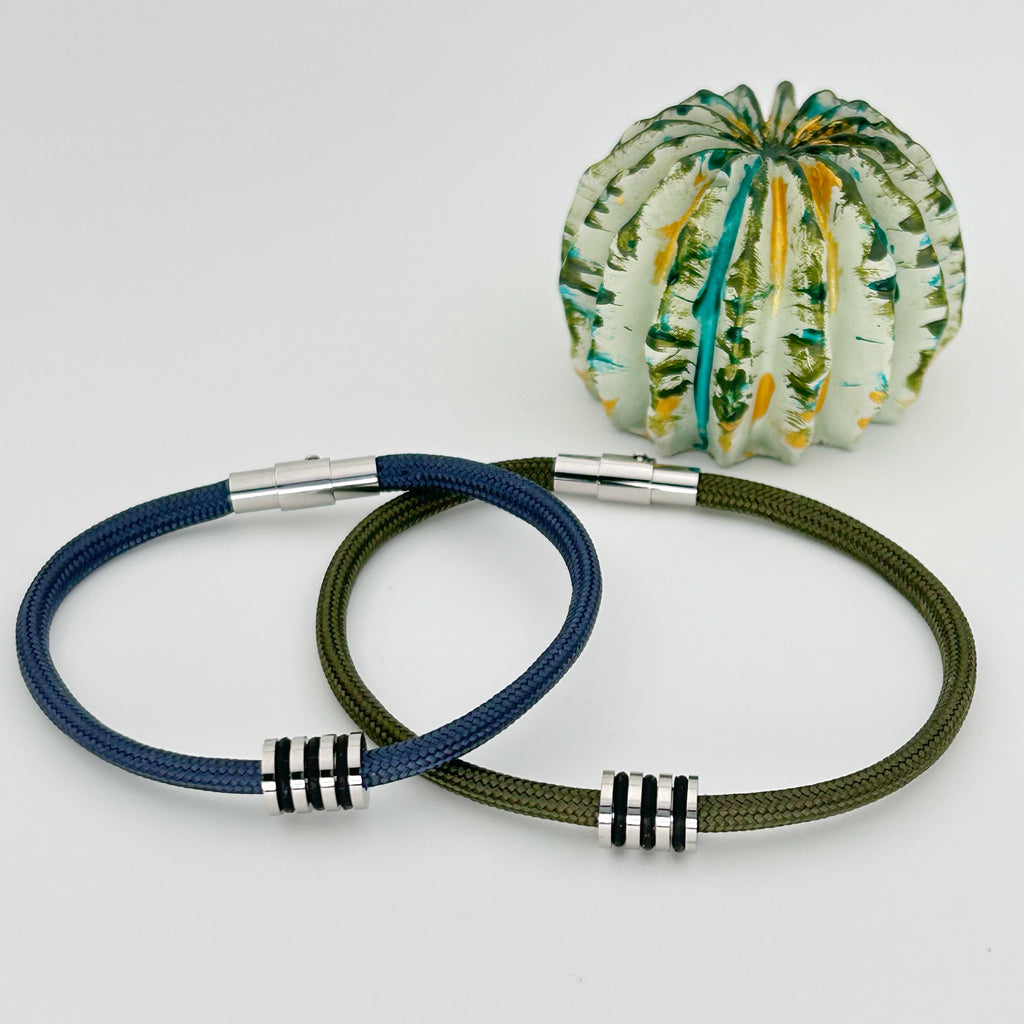 Pulsera Resistencia. Nylon verde o azul y Acero Inoxidable.